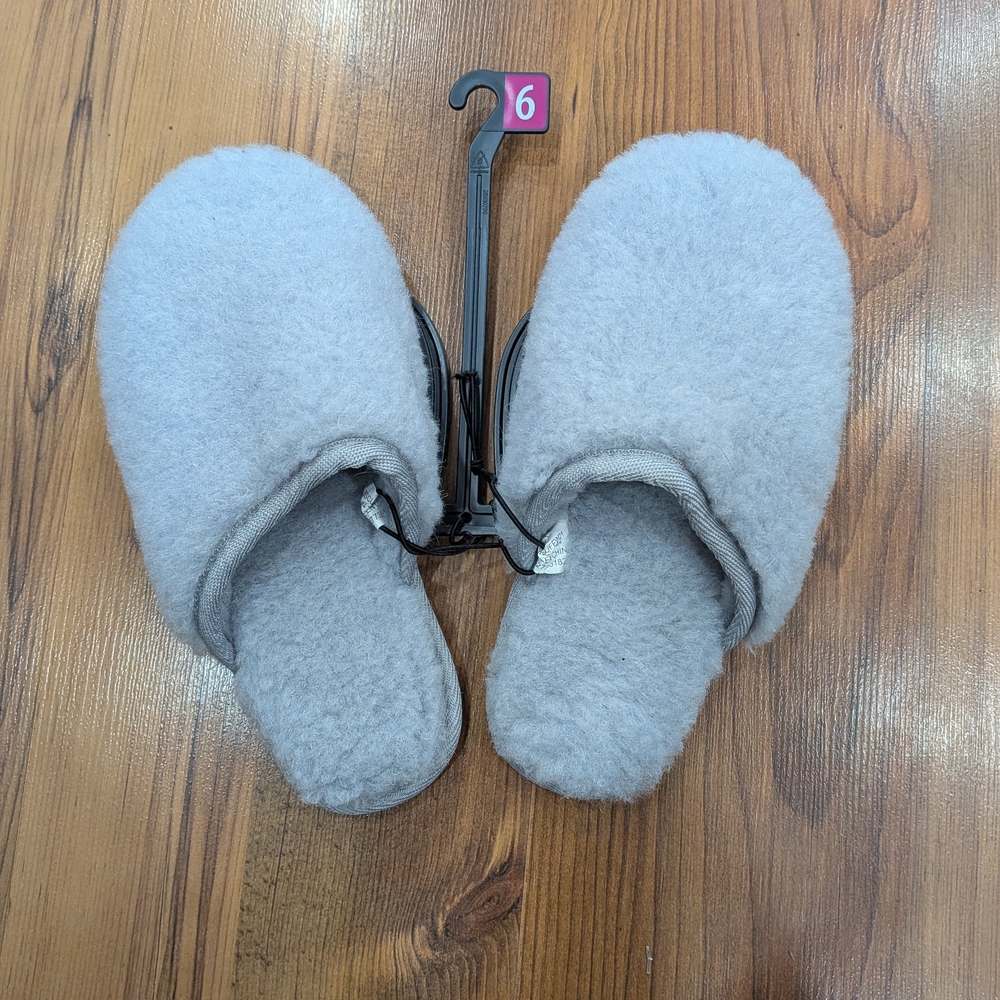 New Secret Treasures Women's Fluffy Cozy Scuff Slip-On Slippers